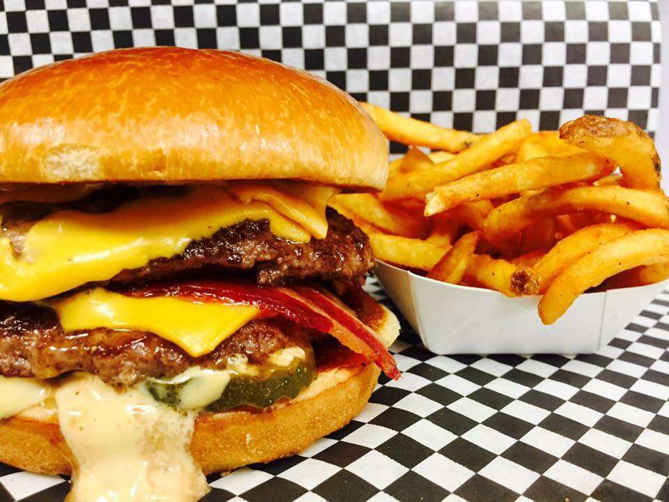 Fresh Burger Stop | 860 Moraine Ave, Estes Park, CO 80517, USA | Phone: (970) 480-1492