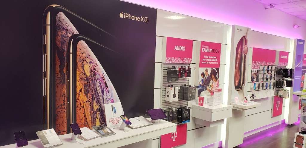 T-Mobile | 31810 Grape St Ste D, Lake Elsinore, CA 92532, USA | Phone: (951) 471-2900