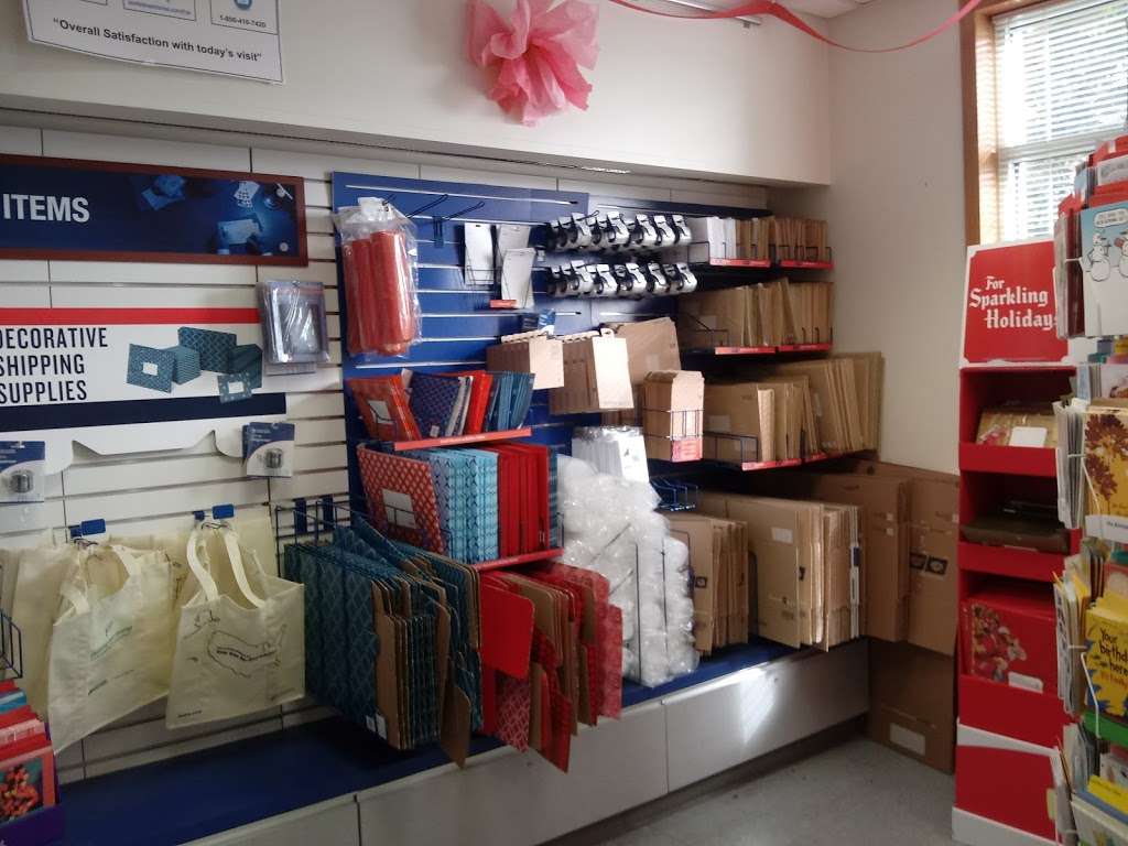 United States Postal Service | 206 Richardson St, Smithville, MO 64089, USA | Phone: (800) 275-8777