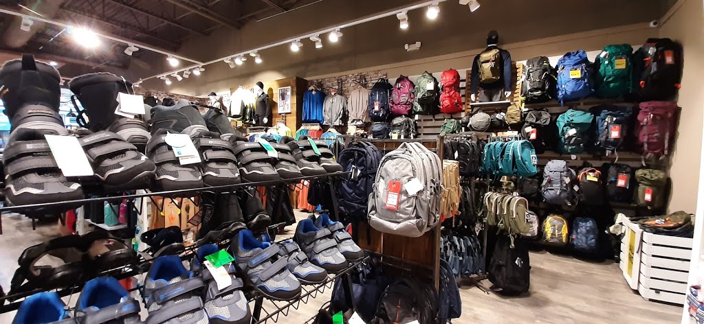 Mountain Warehouse | 1979 Fashion Outlets Blvd, Niagara Falls, NY 14304, USA | Phone: (716) 297-0518