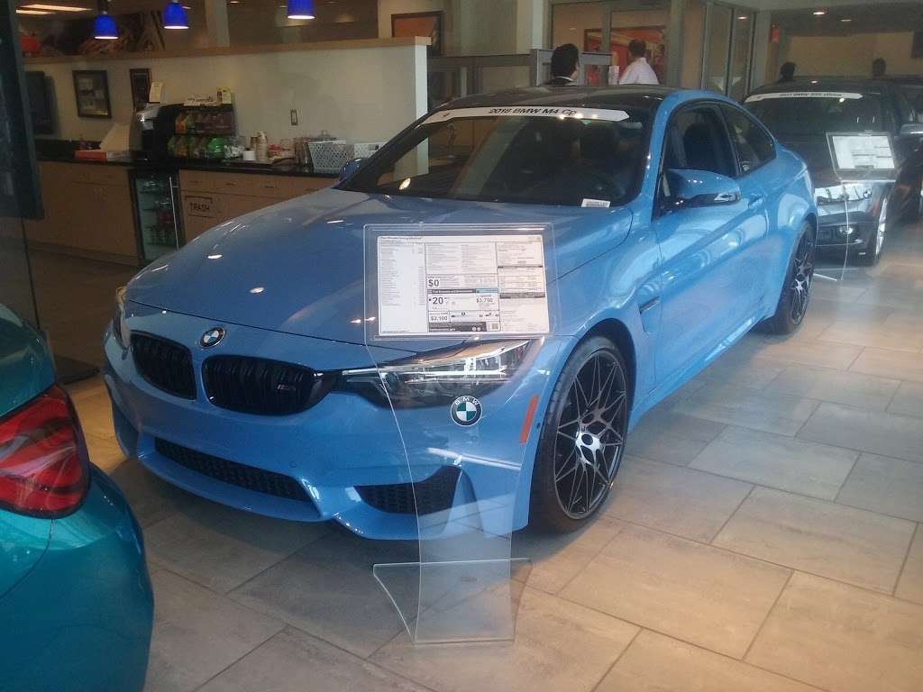 BMW of Greenwich | 355 West Putnam Avenue, Greenwich, CT 06830, USA | Phone: (203) 652-8052