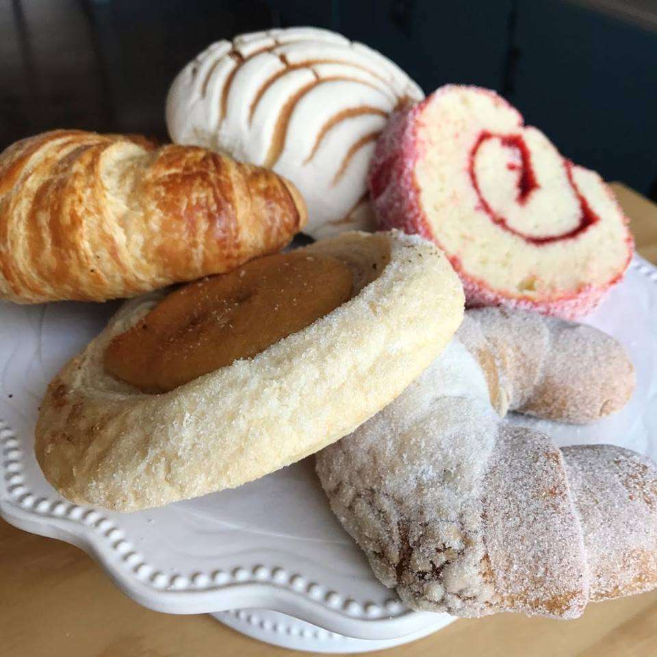 Artisan Bakery and Pastries | 7341 Rockville Rd, Indianapolis, IN 46214, USA | Phone: (317) 292-9324