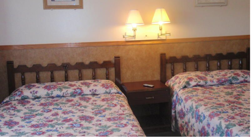 Fox Lake Motel | S, 25 US-12, Fox Lake, IL 60020 | Phone: (847) 587-8282