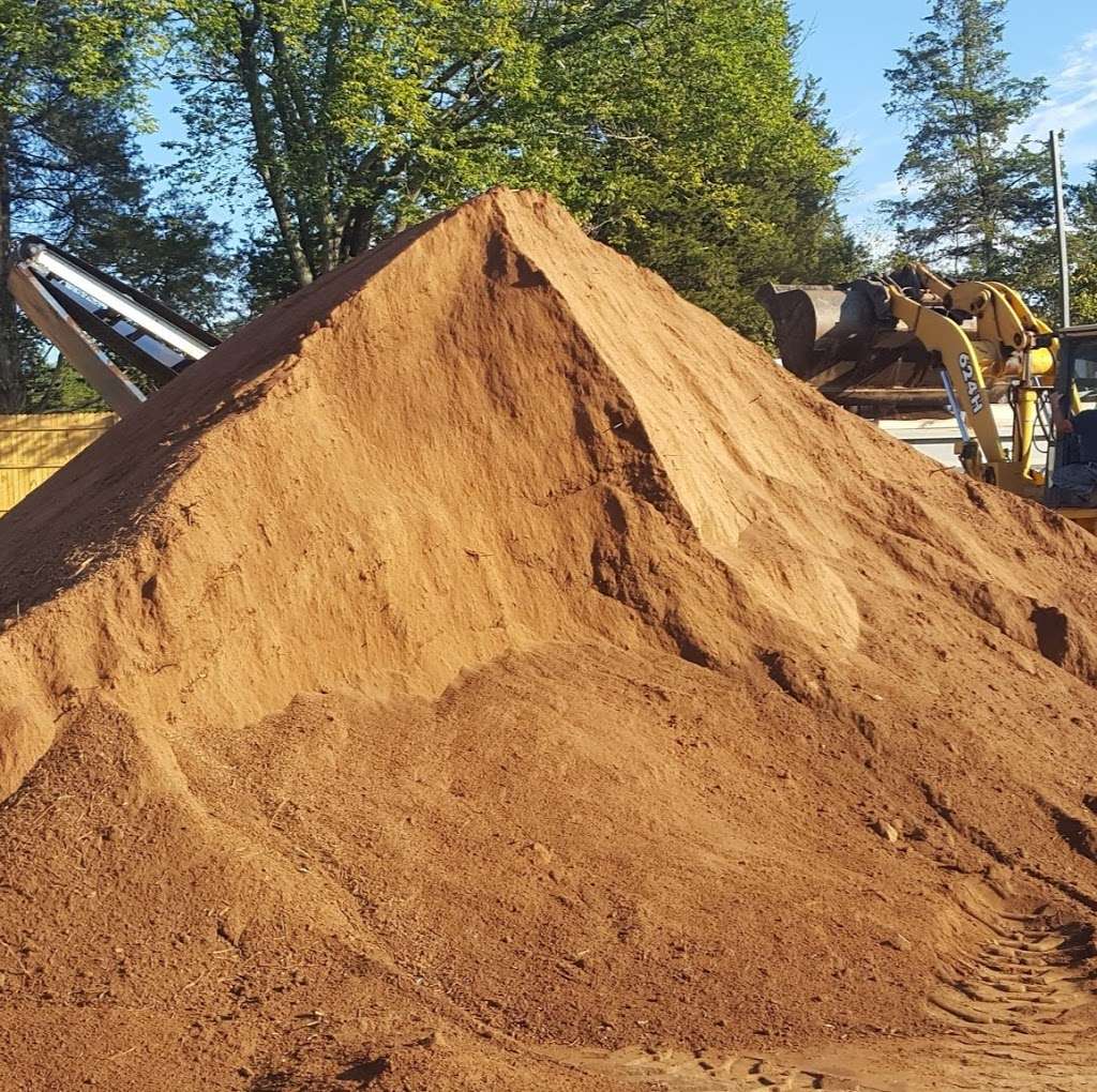 Gainesville Topsoil & Construction | 3328 Cattlett Rd, Catlett, VA 20119, USA | Phone: (703) 754-4523