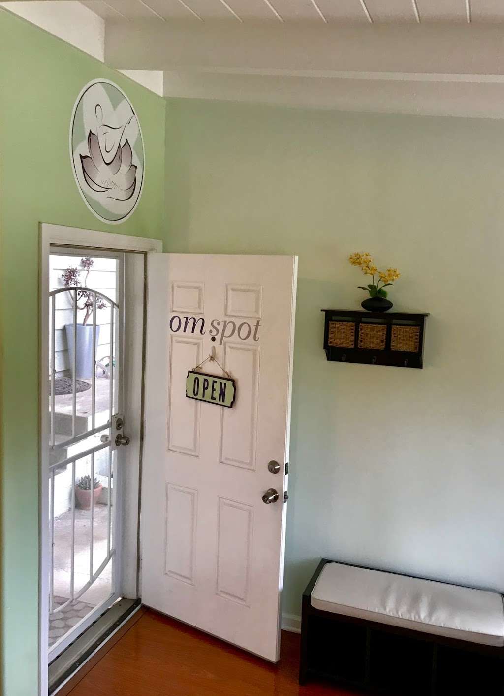 Om Spot | 2085 Beryl St, San Diego, CA 92109, USA | Phone: (858) 752-8472