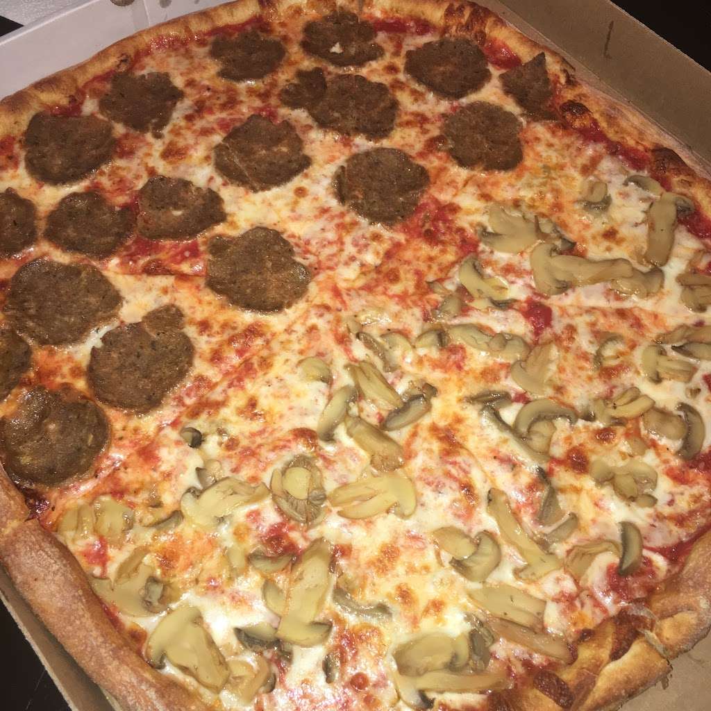 Franks Pizza | 2134 Flatbush Ave, Brooklyn, NY 11234, USA | Phone: (718) 377-8100