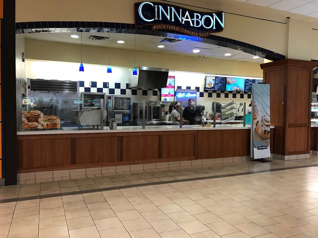 Cinnabon | 112 Eisenhower Pkwy, Livingston, NJ 07039, USA | Phone: (973) 758-1006