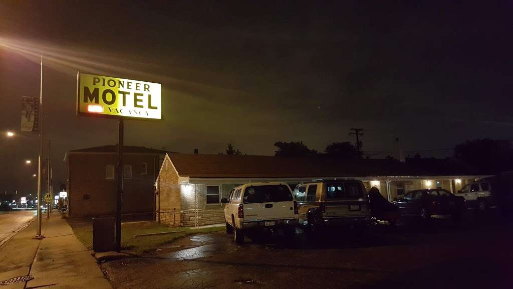 Pioneer Motel | 8835 Ogden Ave, Brookfield, IL 60513 | Phone: (708) 485-9686