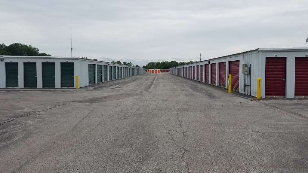 BinTris Moving and Self Storage - Stevensville | 7197 Red Arrow Hwy, Stevensville, MI 49127, USA | Phone: (269) 429-6007