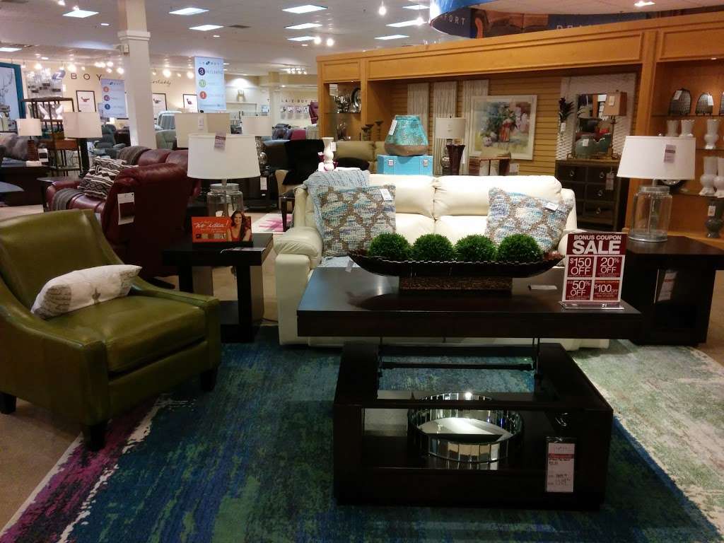 La-Z-Boy Furniture Galleries | 12100 Jefferson Farm Pl, Waldorf, MD 20601 | Phone: (301) 638-4417