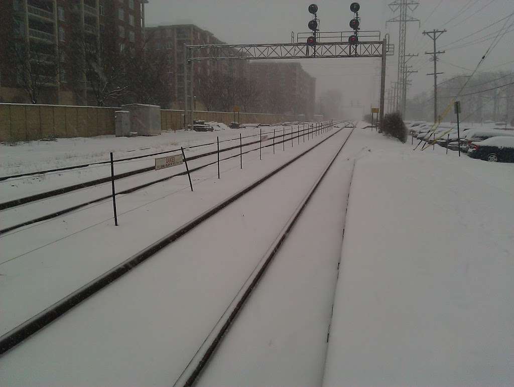 Morton Grove Metra Station Chestnut Lot | 6410 Chestnut St, Morton Grove, IL 60053, USA | Phone: (847) 470-5203