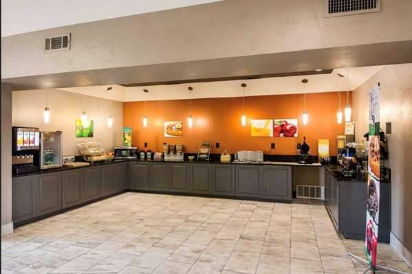 Days Inn by Wyndham Fort Worth North / Fossil Creek | 4681 Gemini Pl, Fort Worth, TX 76106, USA | Phone: (817) 740-1099