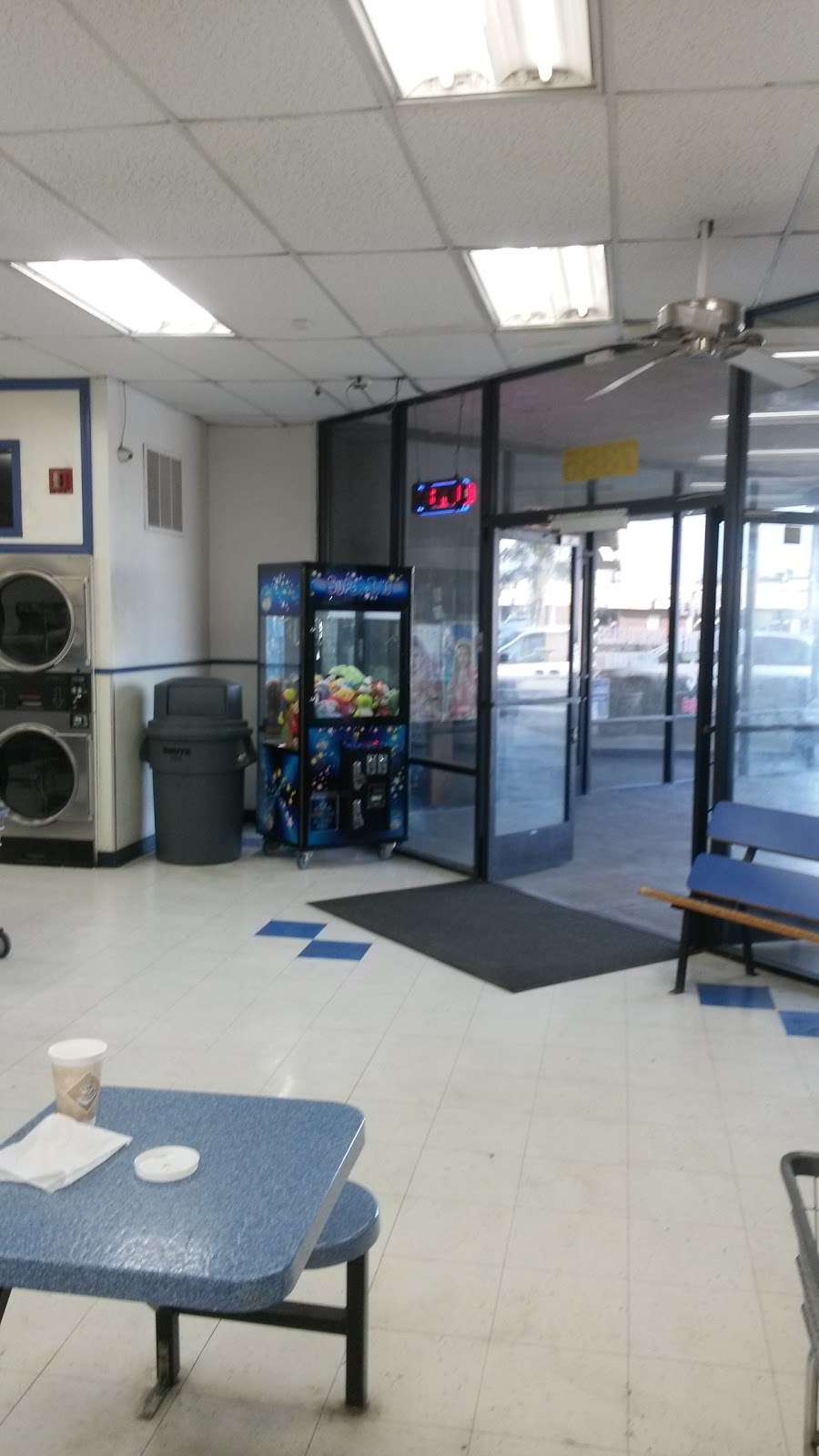 Wonder Wash Family Laundry Center of Downey | 7385 Stewart and Gray Rd, Downey, CA 90241, USA | Phone: (562) 262-9600