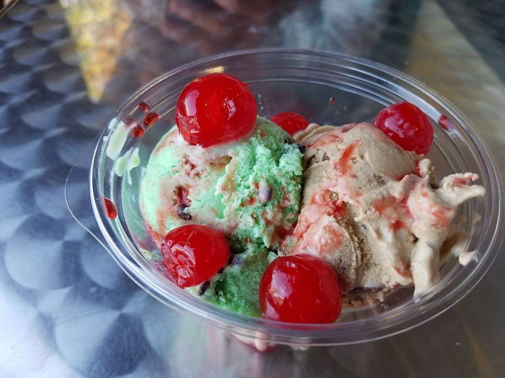 Ritas Italian Ice & Frozen Custard | 26775 Hayward Blvd, Hayward, CA 94542, USA | Phone: (510) 342-5139