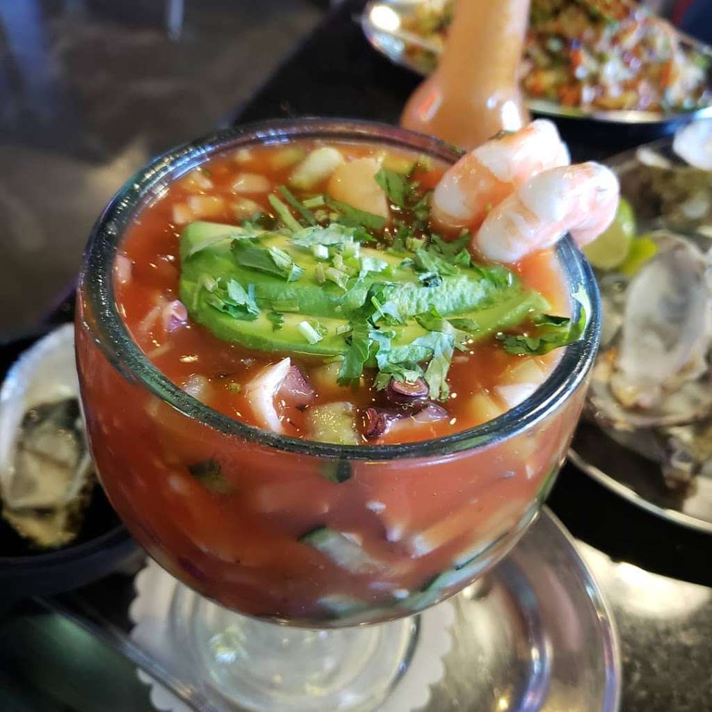 GRINGOS Mariscos and Beer | 4209 W Washington Blvd #104, Los Angeles, CA 90019 | Phone: (323) 737-3977