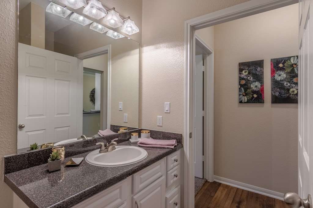 Wind Dance Apartments | 1220 Indian Run Dr, Carrollton, TX 75010, USA | Phone: (972) 395-9800