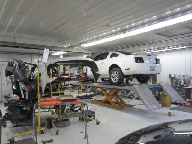 Clarksville Collision Center, Inc. | 2903 Blackiston Mill Rd, Clarksville, IN 47129 | Phone: (812) 945-1926