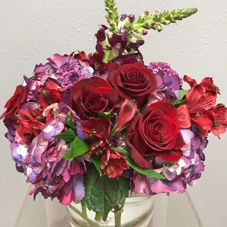 KC Events & Florals | 4350 Town Plaza Dr #205, Houston, TX 77045, USA | Phone: (713) 686-8808