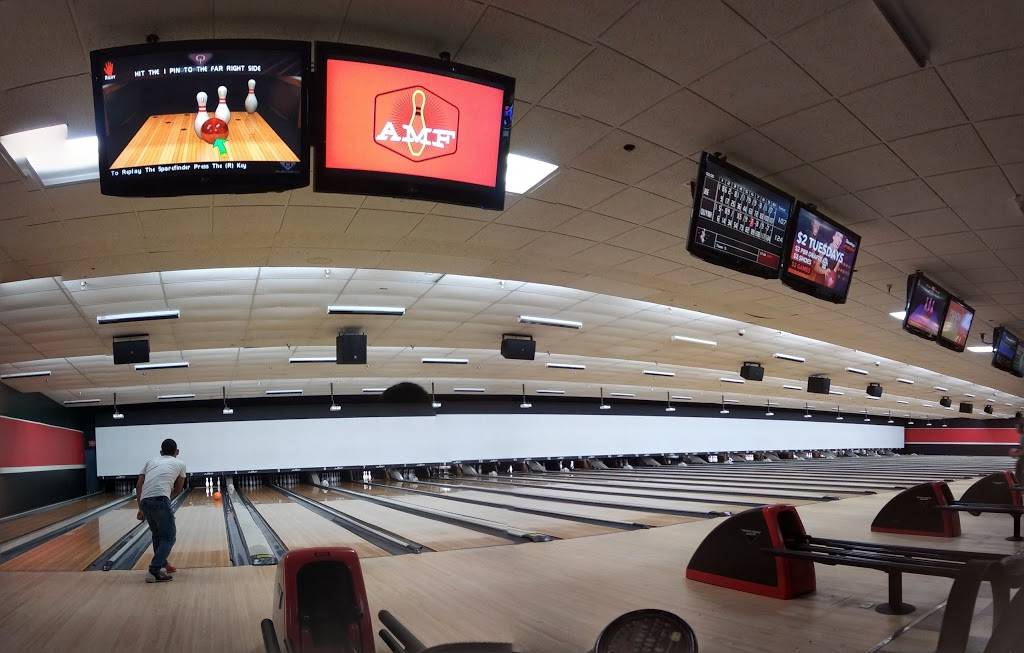 Bowlero Davie | 8200 W State Rd 84, Davie, FL 33324, USA | Phone: (954) 473-8822