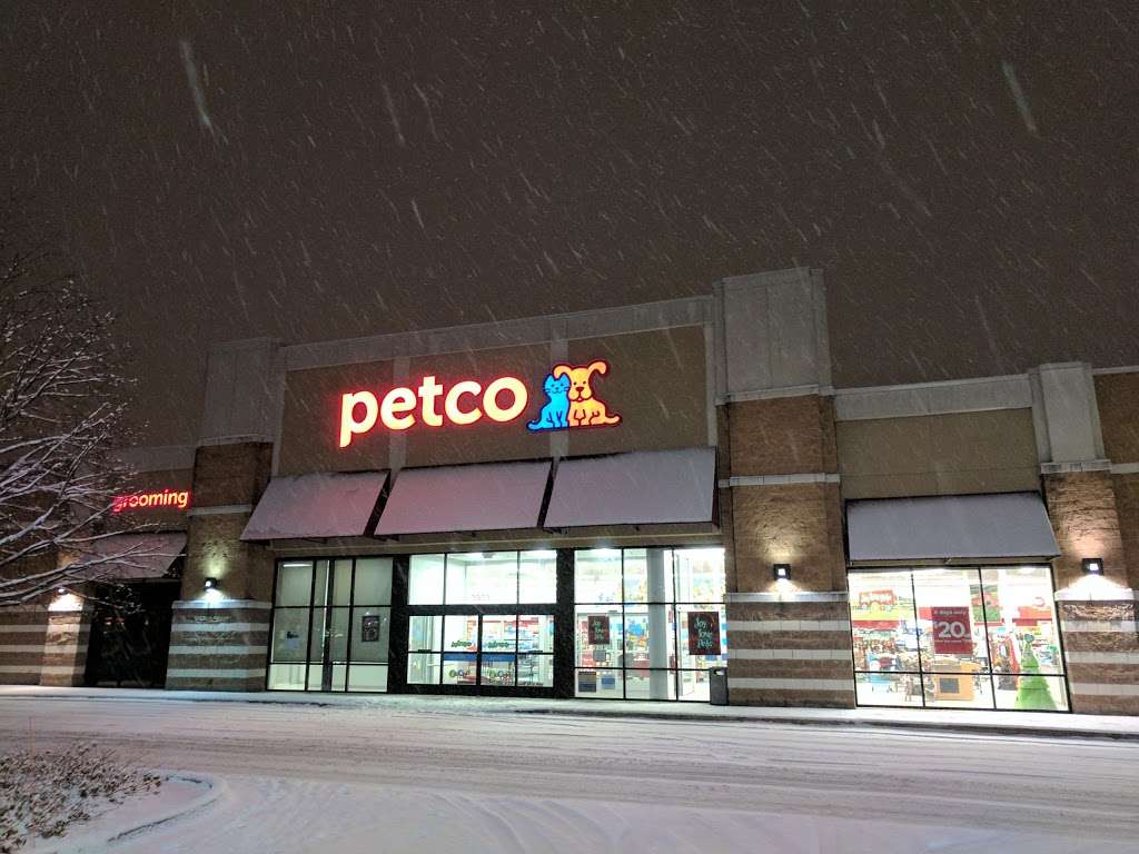 Petco Animal Supplies | 3853 E Main St, St. Charles, IL 60174 | Phone: (630) 513-1170