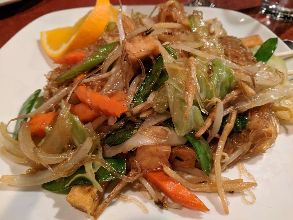 Thai Lotus Restaurant | 2601 N Center St, Hickory, NC 28601, USA | Phone: (828) 322-4368