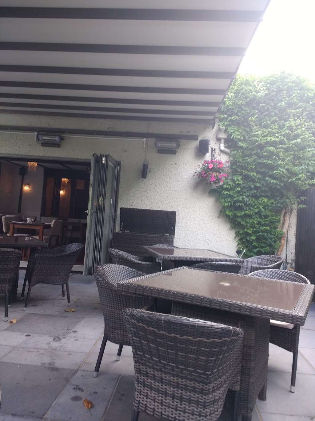 The Bakers Arms | Common Rd, Stock, Ingatestone CM4 9NF, UK | Phone: 01277 840423