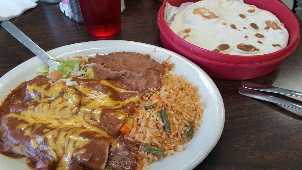 Los Jalapenos Mexican Restaurant | 6387 Babcock Rd, San Antonio, TX 78240, USA | Phone: (210) 877-9060