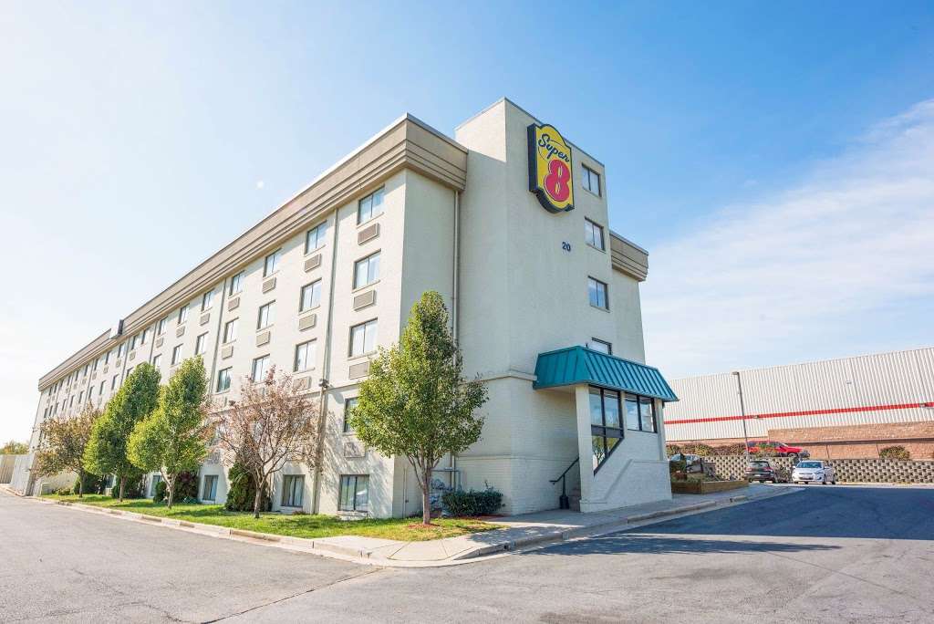 Super 8 by Wyndham Frederick | 20 Monocacy Blvd, Frederick, MD 21704, USA | Phone: (301) 228-0672