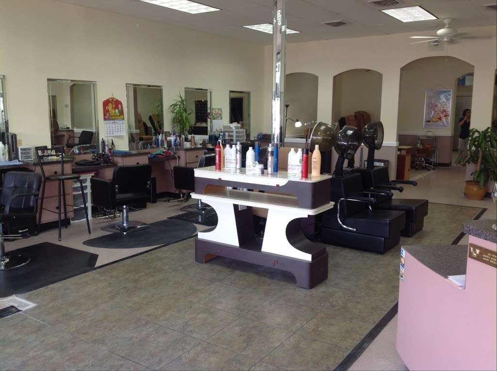 Judys Hair & Nails | 14364 Memorial Dr, Houston, TX 77079, USA | Phone: (281) 497-2080