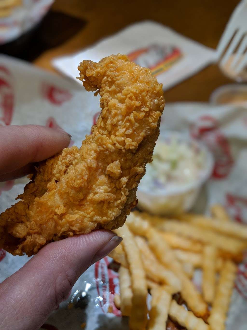 Raising Canes Chicken Fingers | 8771 N Ambassador Dr, Kansas City, MO 64154, USA | Phone: (816) 584-0502