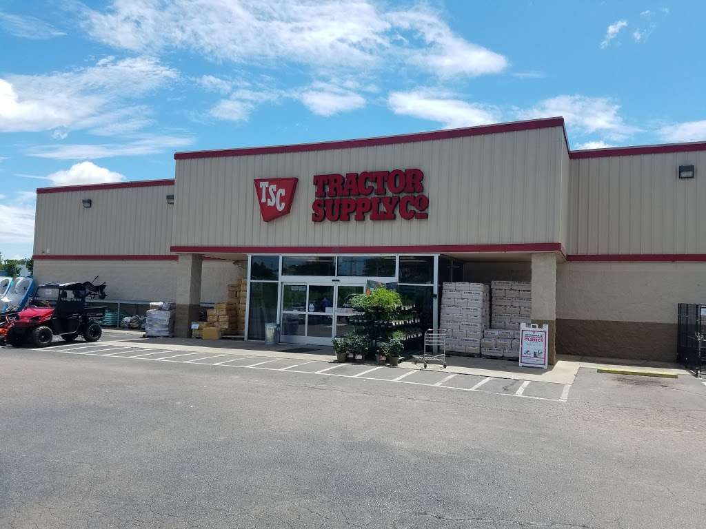 Tractor Supply Co. | 405 Jake Alexander Blvd S, Salisbury, NC 28147, USA | Phone: (704) 797-9511