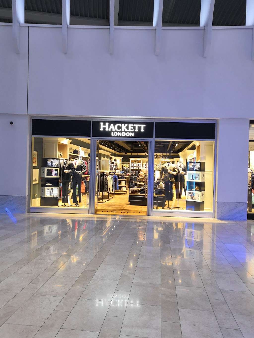 Hackett Outlet Icon O2 | Icon o2 Unit 11.1, London SE10 0DX, UK | Phone: 07525 253373