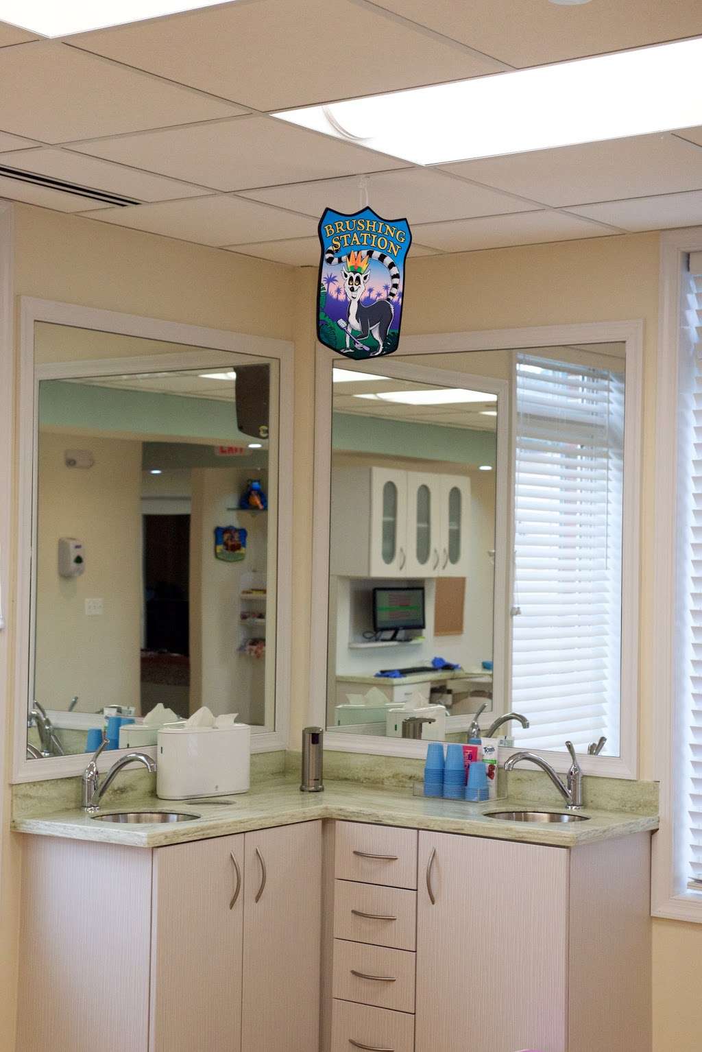 Smile Castle Pediatric Dentistry | 23076 Three Notch Rd #203, California, MD 20619, USA | Phone: (240) 349-5000