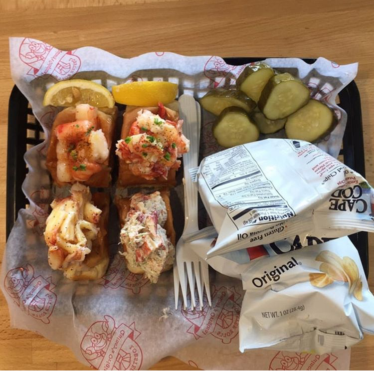 Quincys Original Lobster Rolls | 2059, 4215 Landis Ave, Sea Isle City, NJ 08243 | Phone: (609) 478-2845