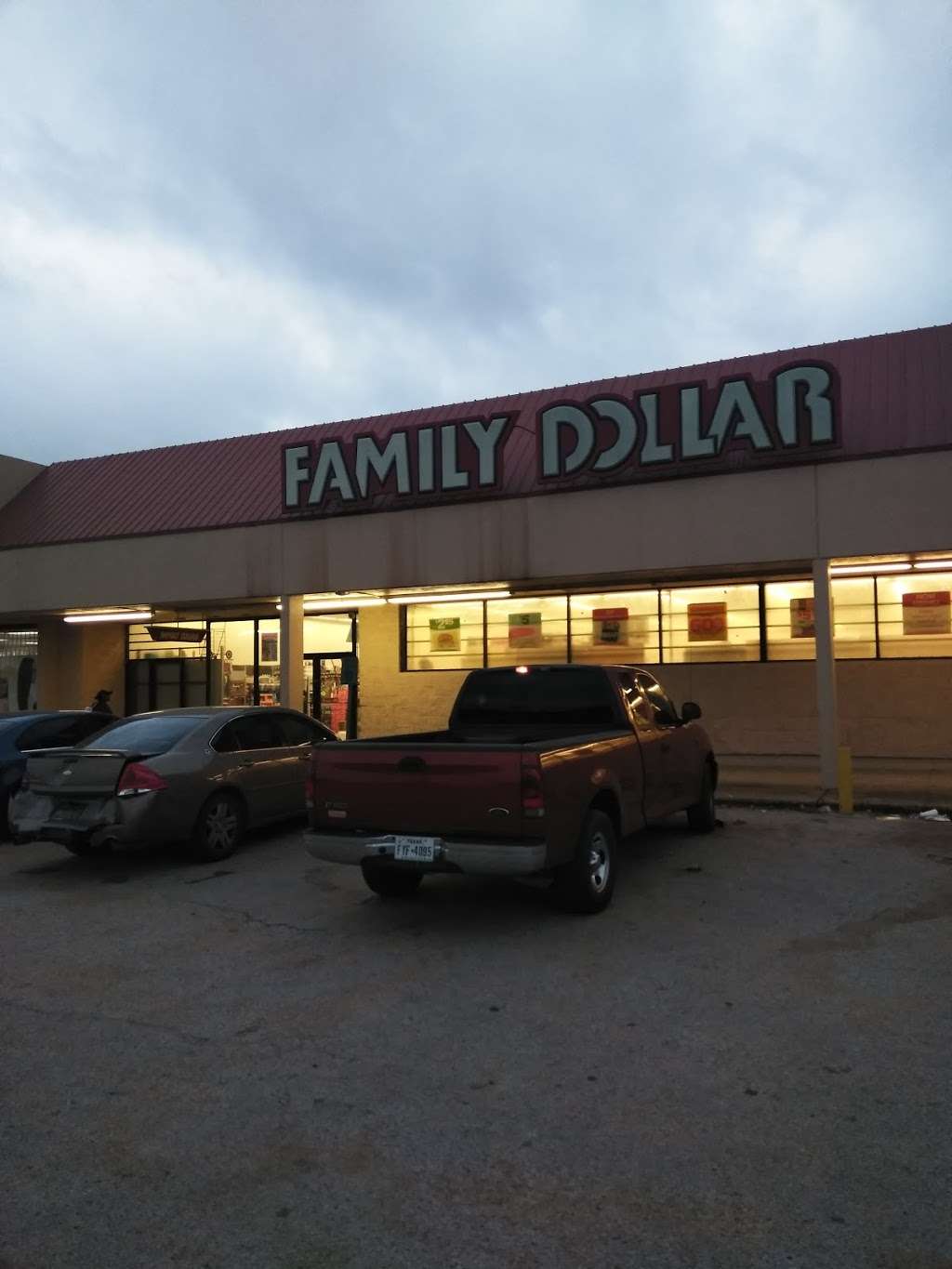 Family Dollar | 7123 W Fuqua St, Missouri City, TX 77489, USA | Phone: (281) 416-8760