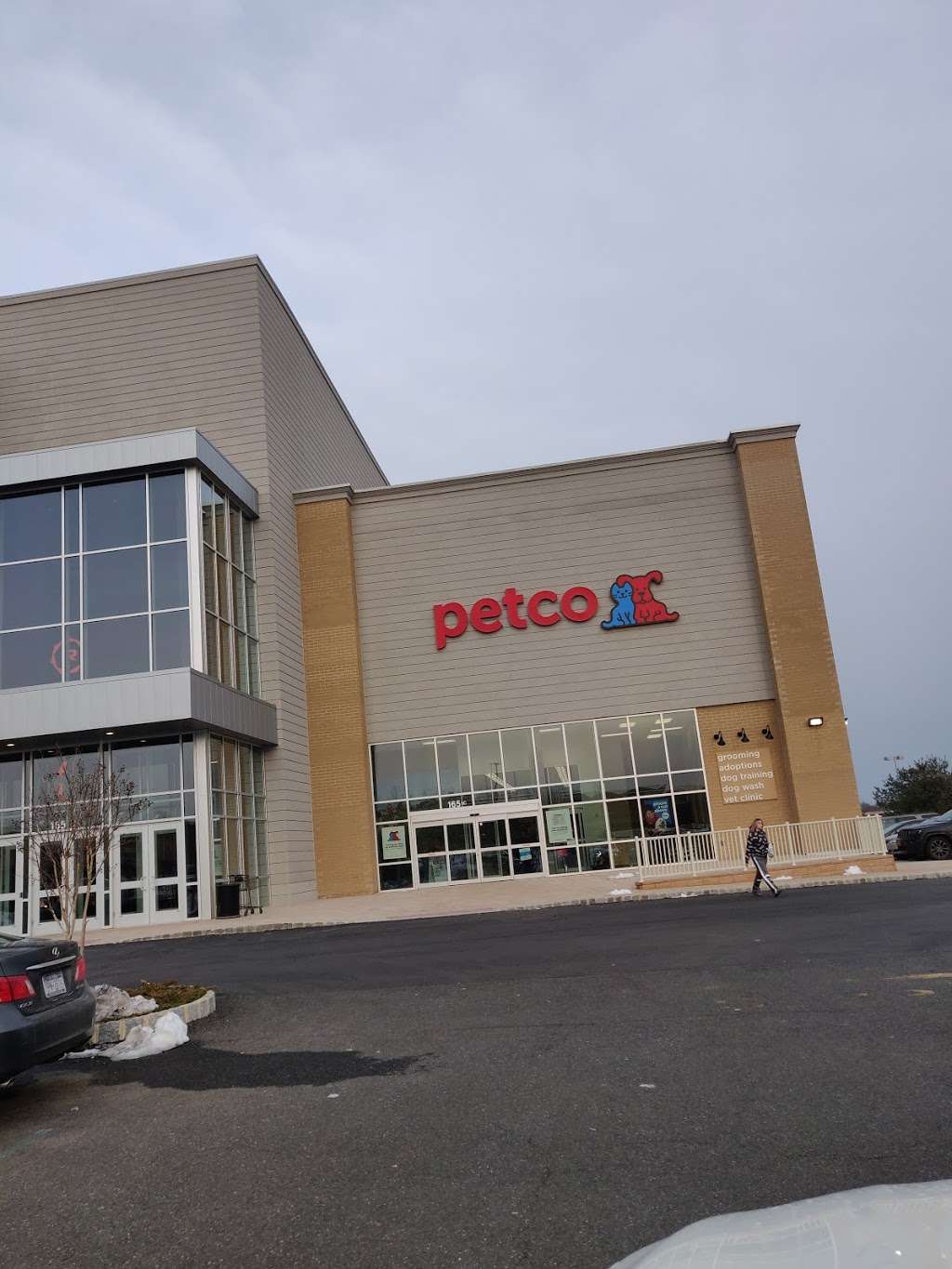 Petco | 165 Bricktown Way Suite 1c, Staten Island, NY 10309, USA | Phone: (718) 569-3011