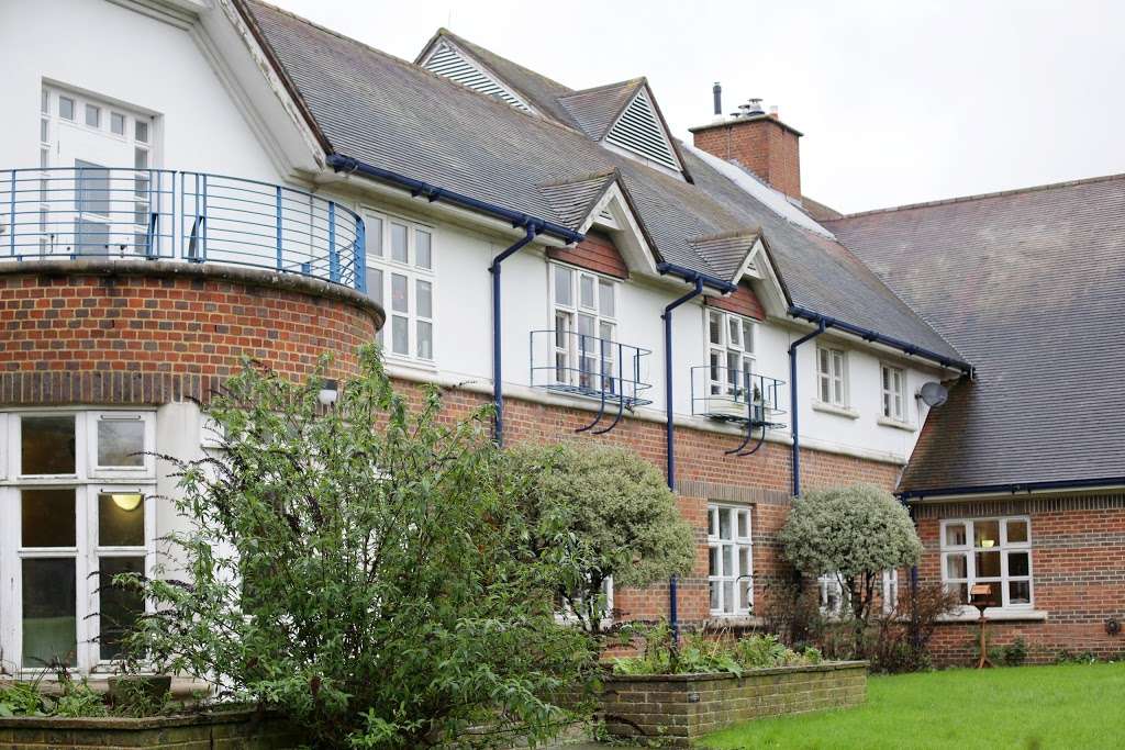 Gloucester House | Lansdowne Rd, Sevenoaks TN13 3XU, UK | Phone: 01732 741488