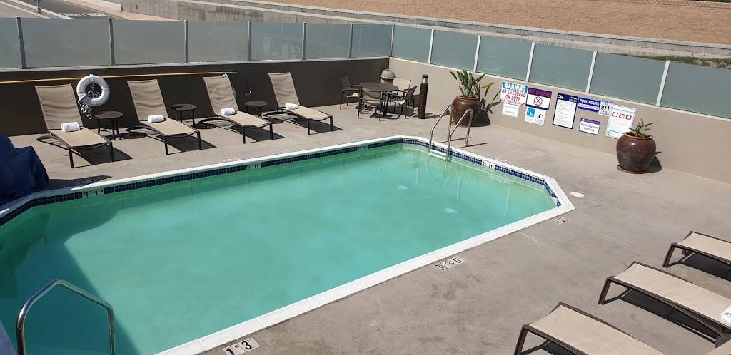 Holiday Inn & Suites Anaheim - Fullerton | 2932 Nutwood Ave, Fullerton, CA 92831, USA | Phone: (714) 579-7400