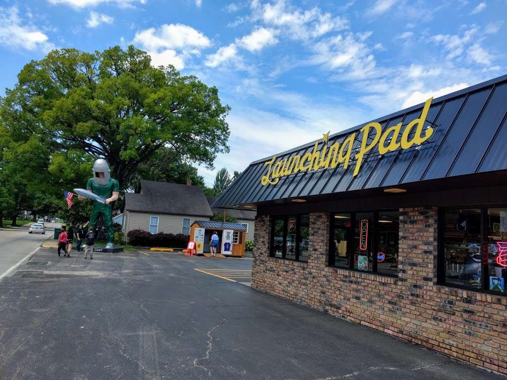 Launching Pad Drive-In | 810 E Baltimore St, Wilmington, IL 60481, USA | Phone: (815) 476-6535