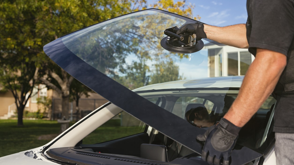 A-quality auto glass | 8604 Lynette Ct SW, Albuquerque, NM 87121 | Phone: (505) 221-8323