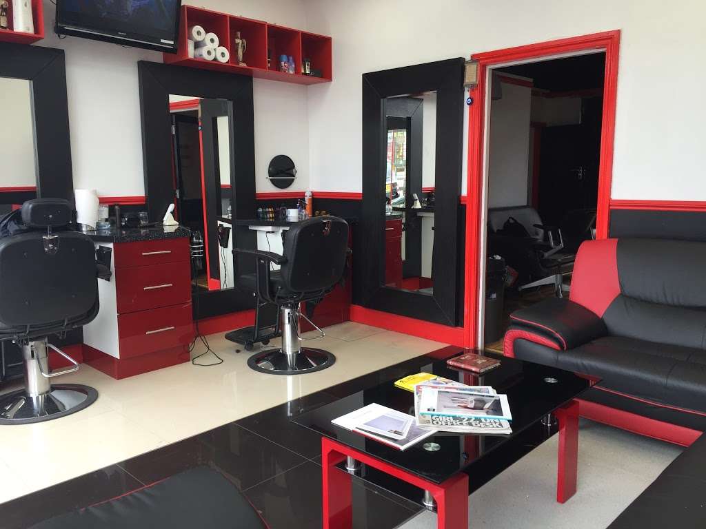 Ali Barbers | 203 Kingston Rd, Epsom KT19 0AB, UK | Phone: 07427 637333