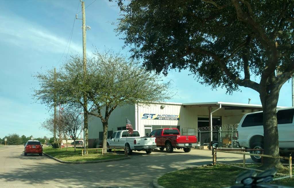 S & T Auto Body Services Inc | 115 Cinnamon Dr, Katy, TX 77450, USA | Phone: (281) 392-0278