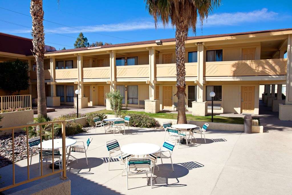 La Quinta Inn by Wyndham Phoenix North | 2510 W Greenway Rd, Phoenix, AZ 85023, USA | Phone: (602) 993-0800