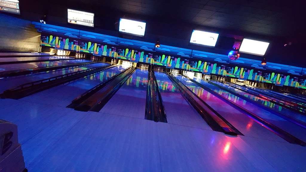 Pinsters Bowl | 1646 Sheridan Rd, Zion, IL 60099, USA | Phone: (847) 746-2695