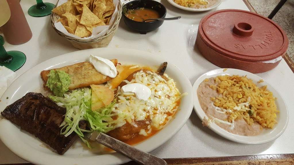 El Sombrero | 314 Lincoln Ave, Fox River Grove, IL 60021, USA | Phone: (847) 516-4910