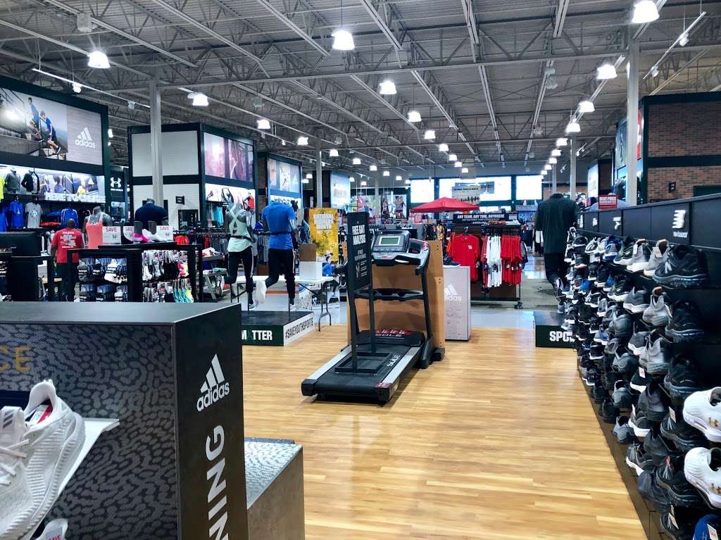 DICKS Sporting Goods | 14359 East Sam Houston Pkwy N, Houston, TX 77044 | Phone: (281) 677-4483