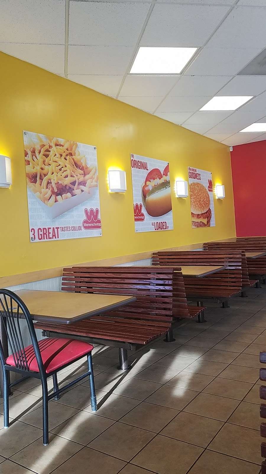 Wienerschnitzel | 12951 Hesperia Rd #2, Victorville, CA 92392, USA | Phone: (760) 241-7600