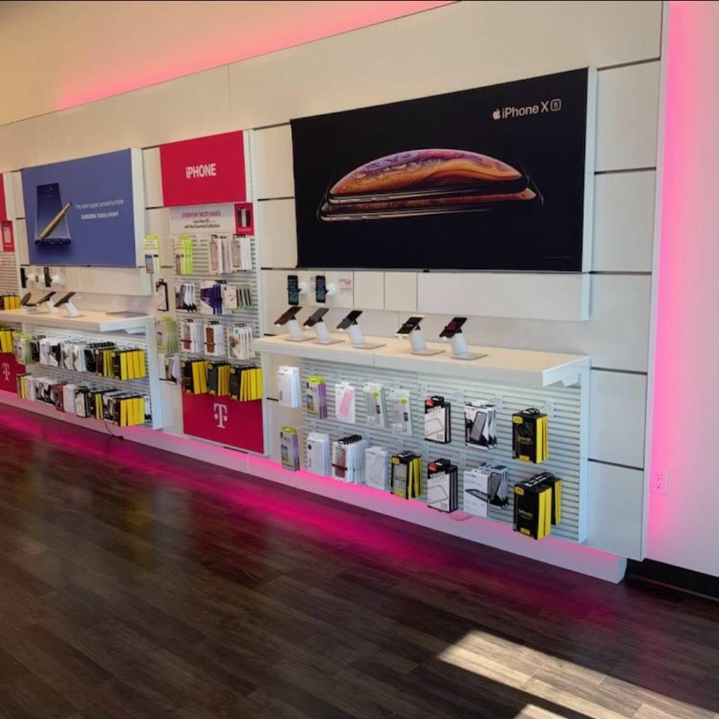 T-Mobile | 15727 SE Happy Valley Town Center Dr, Happy Valley, OR 97015 | Phone: (503) 826-5645