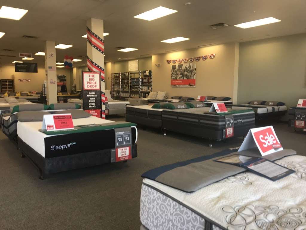 Mattress Firm Hicksville | 308 N Broadway, Hicksville, NY 11801, USA | Phone: (516) 931-0167