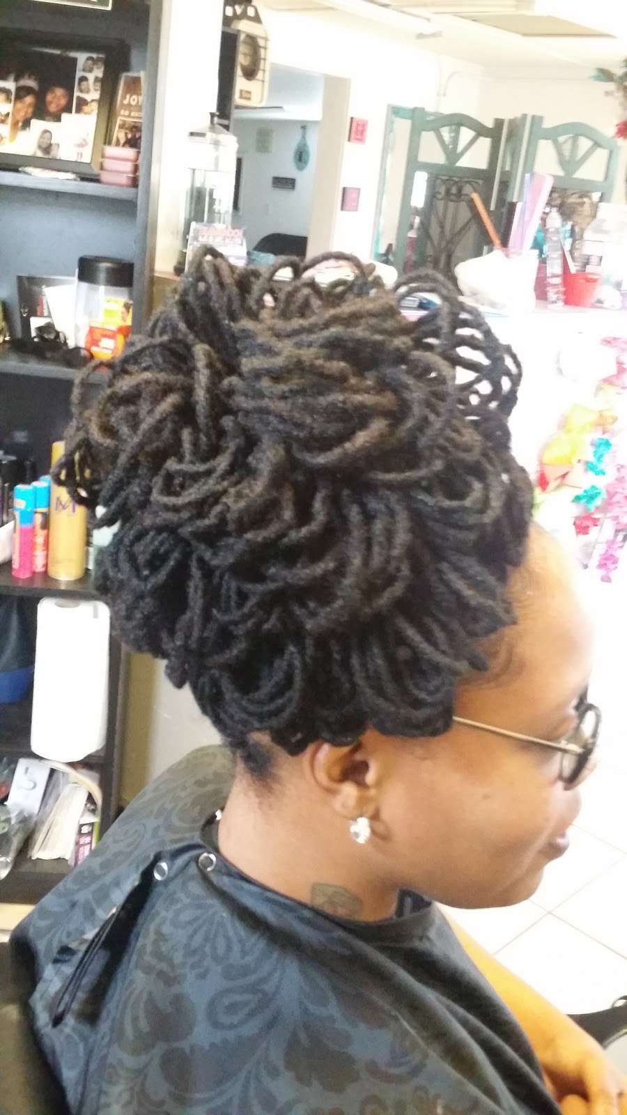 Blossum Beauty Salon | 1832 Oakdale Rd, Charlotte, NC 28216, USA | Phone: (704) 837-9773